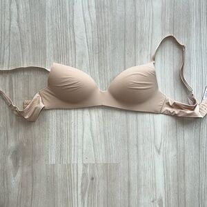 Victoria’s Secret t-shirt bra